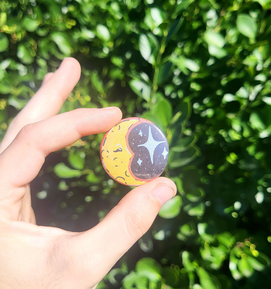 Moon Pin